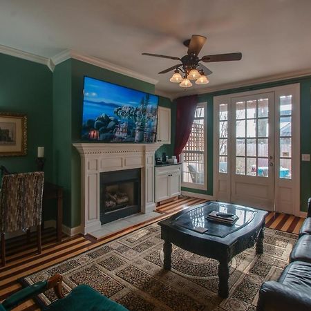Vacation Home 5 Mins To Down Town 2 Bedrooms 2 Baths Garden Area Hot Tub Nashville Eksteriør billede