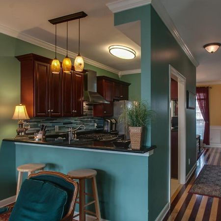 Vacation Home 5 Mins To Down Town 2 Bedrooms 2 Baths Garden Area Hot Tub Nashville Eksteriør billede