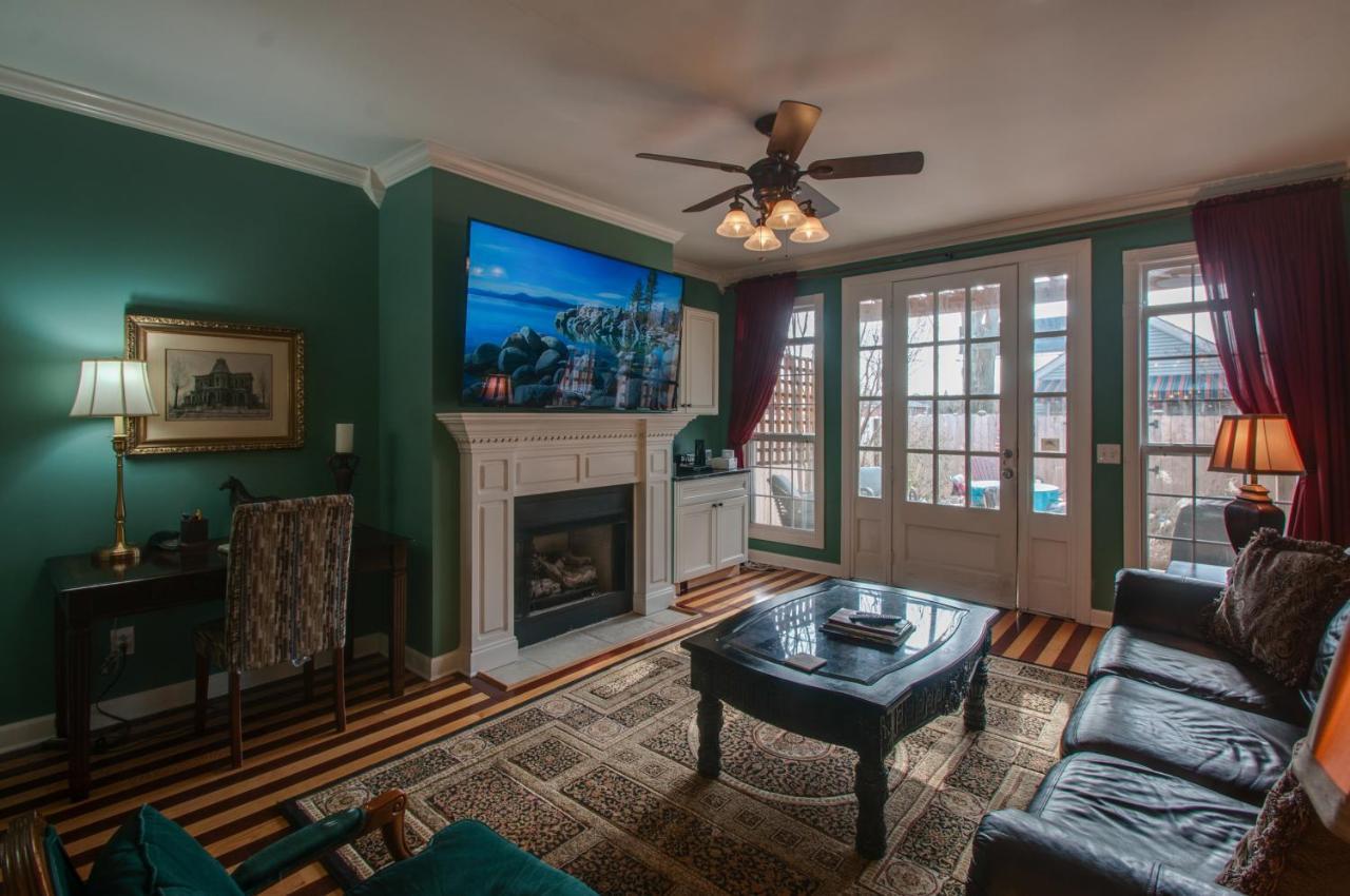 Vacation Home 5 Mins To Down Town 2 Bedrooms 2 Baths Garden Area Hot Tub Nashville Eksteriør billede