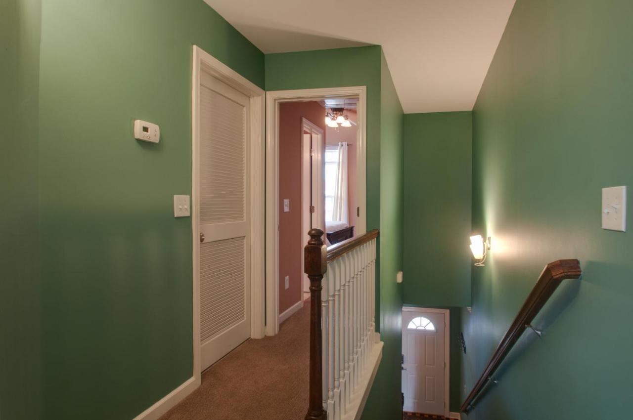 Vacation Home 5 Mins To Down Town 2 Bedrooms 2 Baths Garden Area Hot Tub Nashville Eksteriør billede