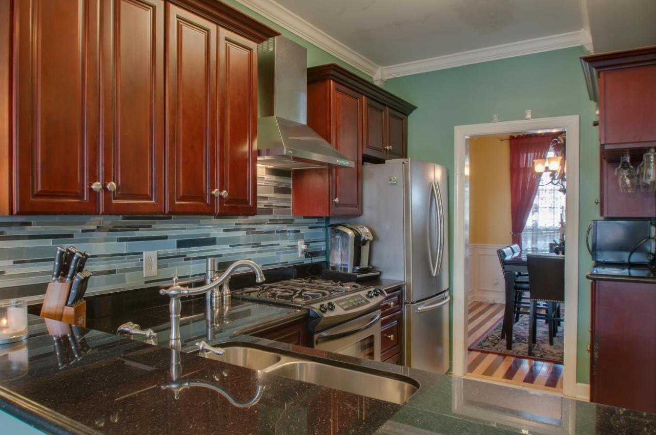 Vacation Home 5 Mins To Down Town 2 Bedrooms 2 Baths Garden Area Hot Tub Nashville Eksteriør billede