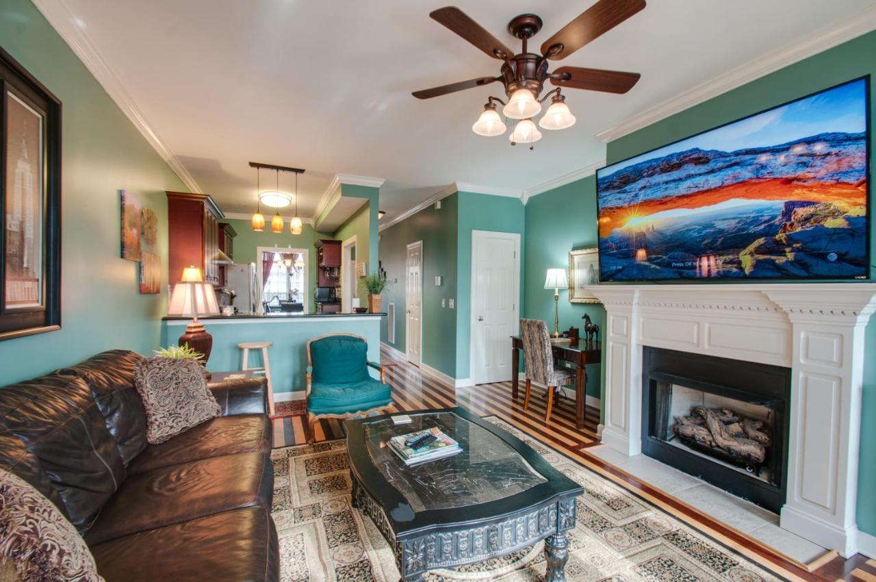 Vacation Home 5 Mins To Down Town 2 Bedrooms 2 Baths Garden Area Hot Tub Nashville Eksteriør billede