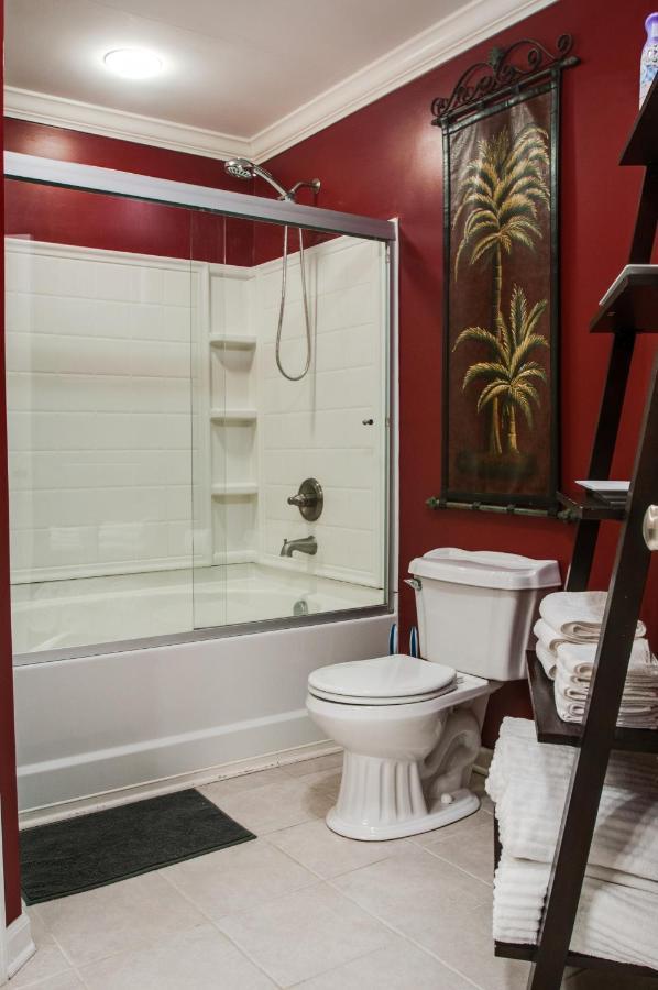 Vacation Home 5 Mins To Down Town 2 Bedrooms 2 Baths Garden Area Hot Tub Nashville Eksteriør billede